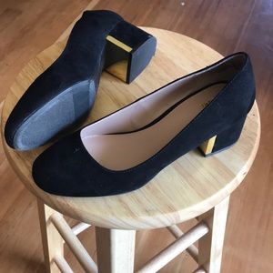 Fioni Black Heels with Gold Inlay